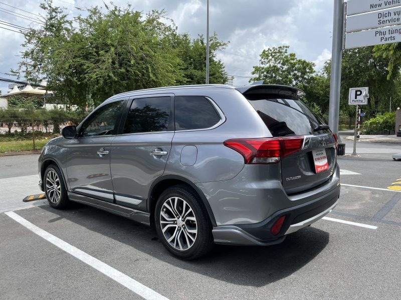 Mitsubishi Outlander Premium cũ 2018 giá tốt