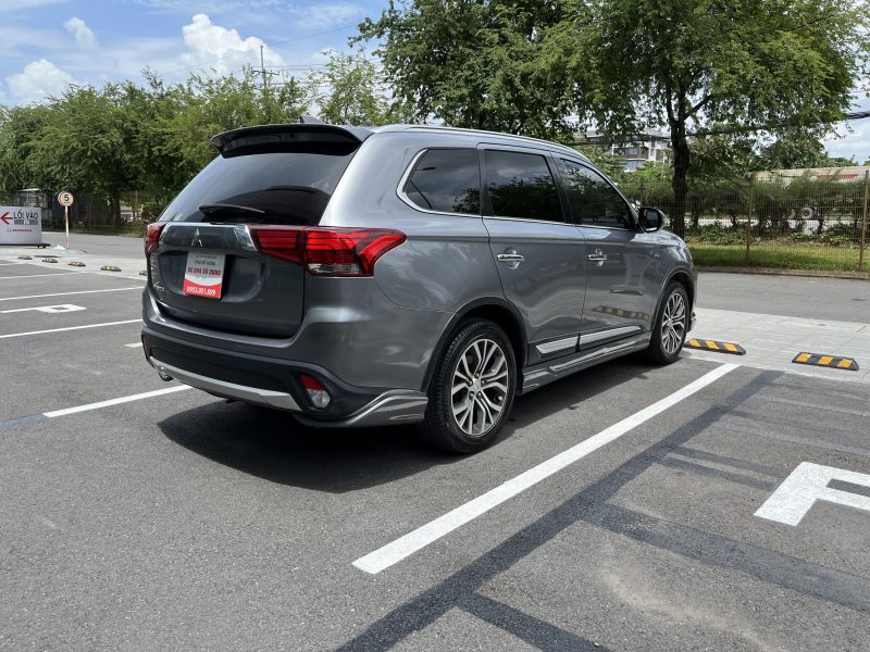 Mitsubishi Outlander Premium cũ 2018 giá tốt