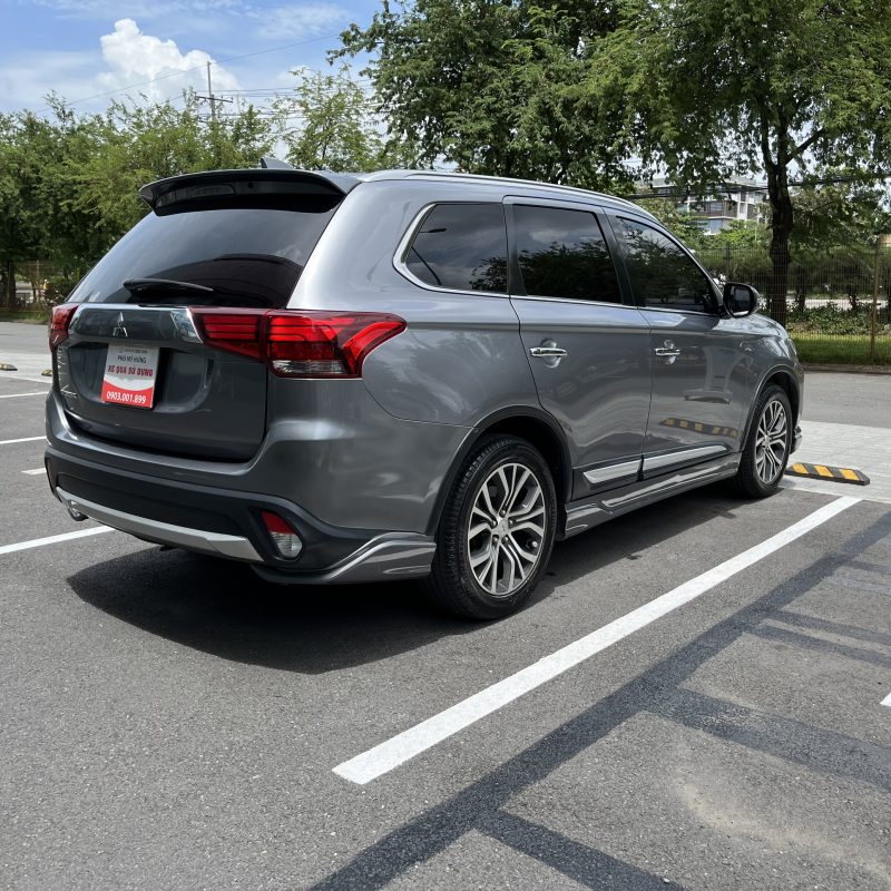 Mitsubishi Outlander Premium cũ 2018 giá tốt