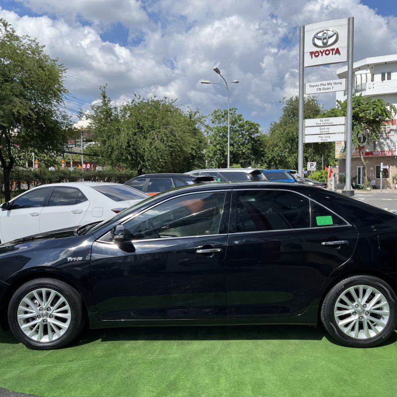 Toyota Camry 2.0E cũ 2018 giá tốt