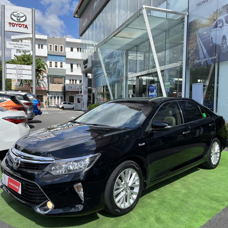 Toyota Camry 2.0E cũ 2018 giá tốt