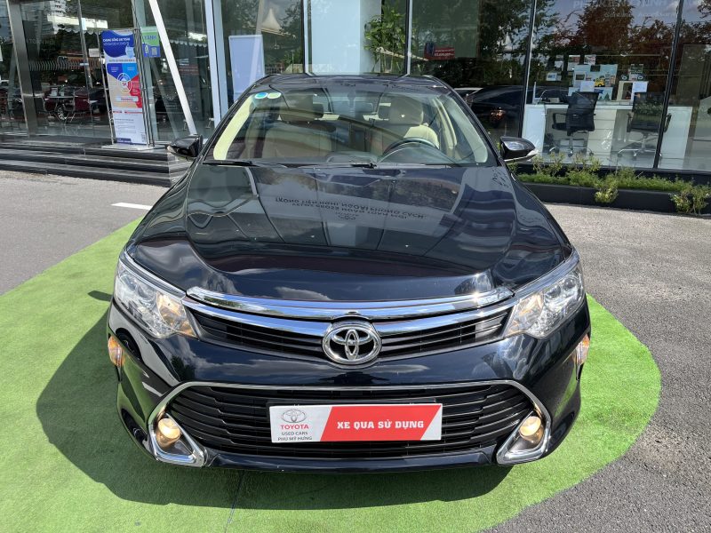 Toyota Camry 2.0E cũ 2018 giá tốt