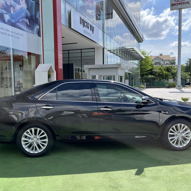 Toyota Camry 2.0E cũ 2018 giá tốt
