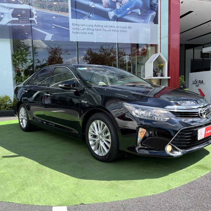 Toyota Camry 2.0E cũ 2018 giá tốt
