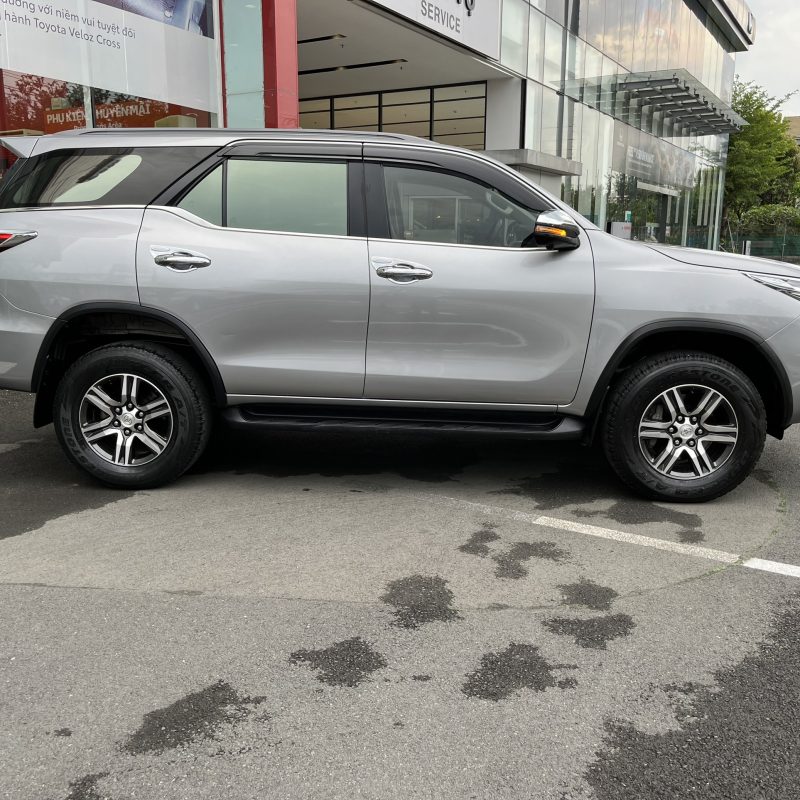 Toyota Fortuner máy dầu số tự động 2018 giá tốt