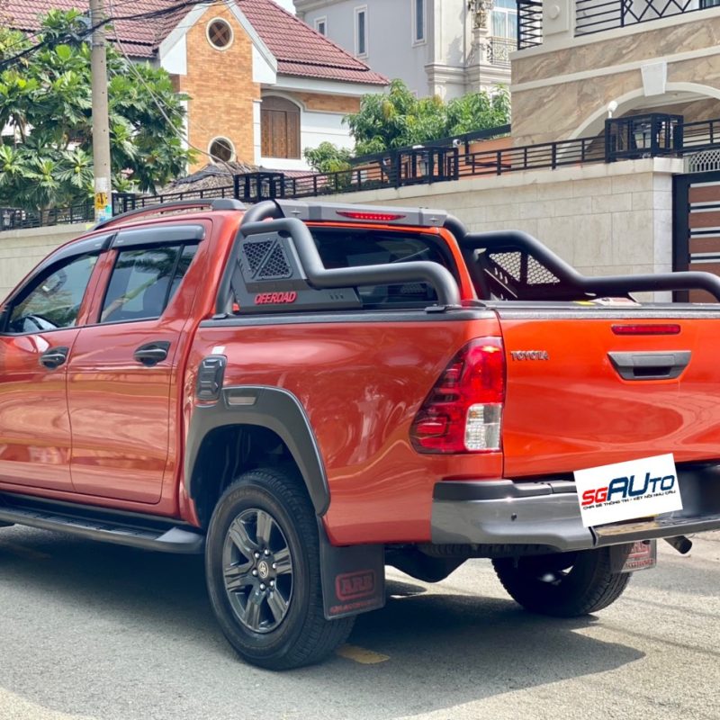 Toyota Hilux số sàn 2021 xe lướt giá tốt