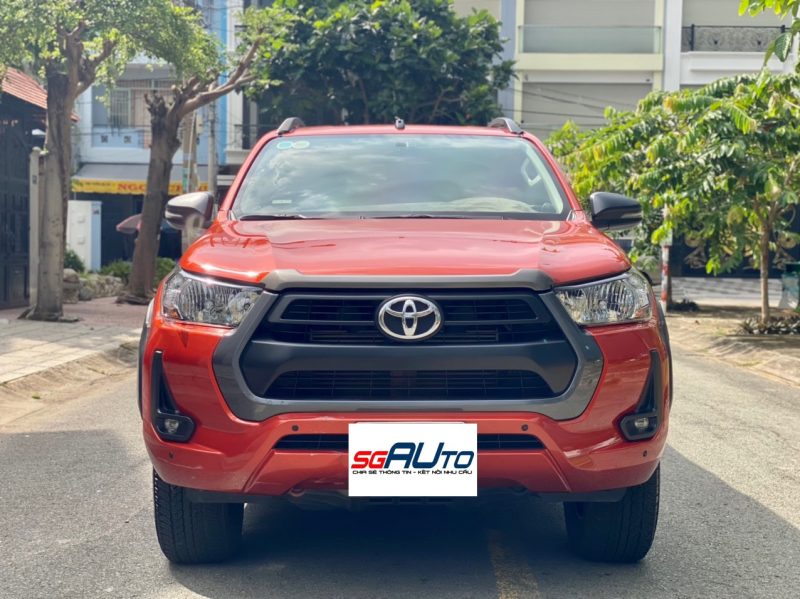 Toyota Hilux số sàn 2021 xe lướt giá tốt