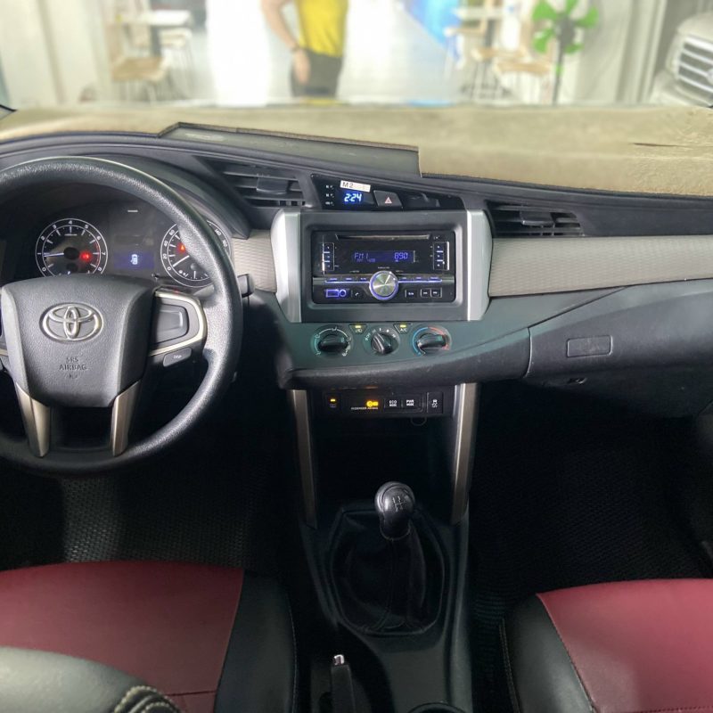 Toyota Innova số sàn 2018 giá tốt