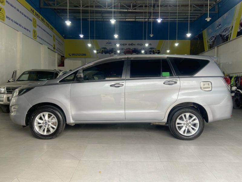 Toyota Innova số sàn 2018 giá tốt