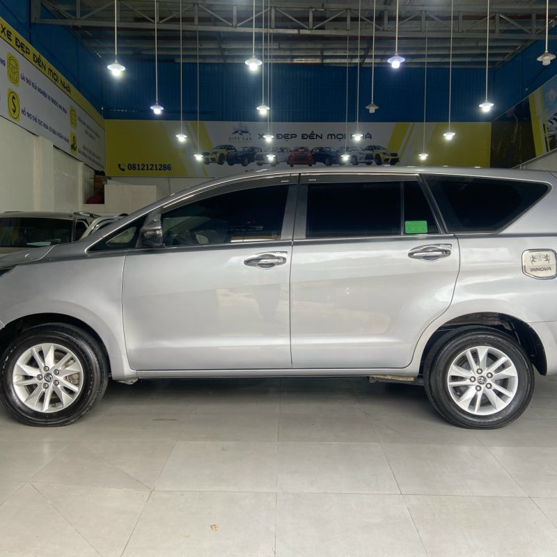 Toyota Innova số sàn 2018 giá tốt