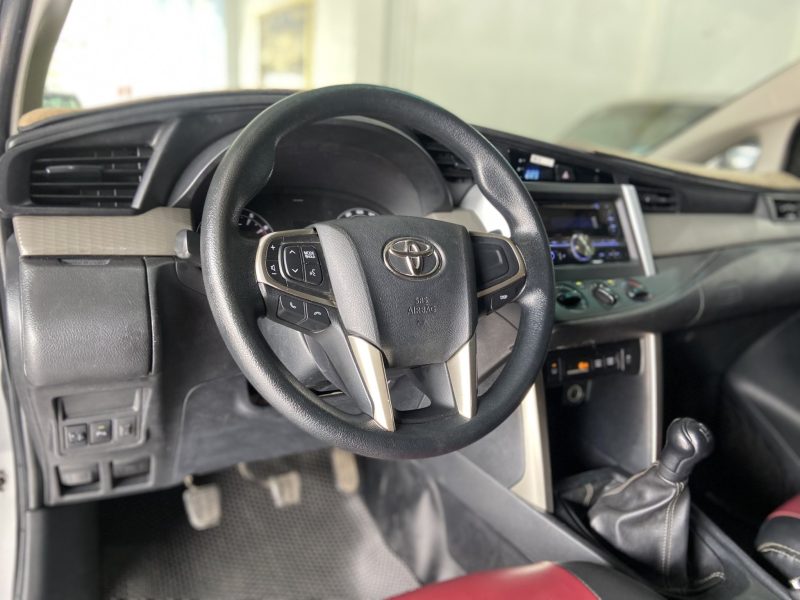 Toyota Innova số sàn 2018 giá tốt