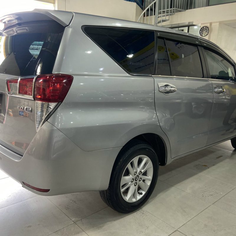 Toyota Innova số sàn 2018 giá tốt