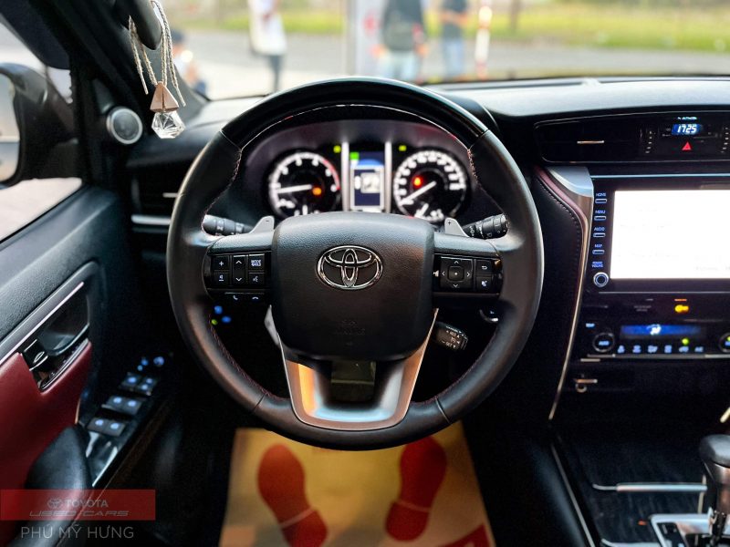 Toyota Legender 2.4AT 1 cầu đời 2021 giá tốt