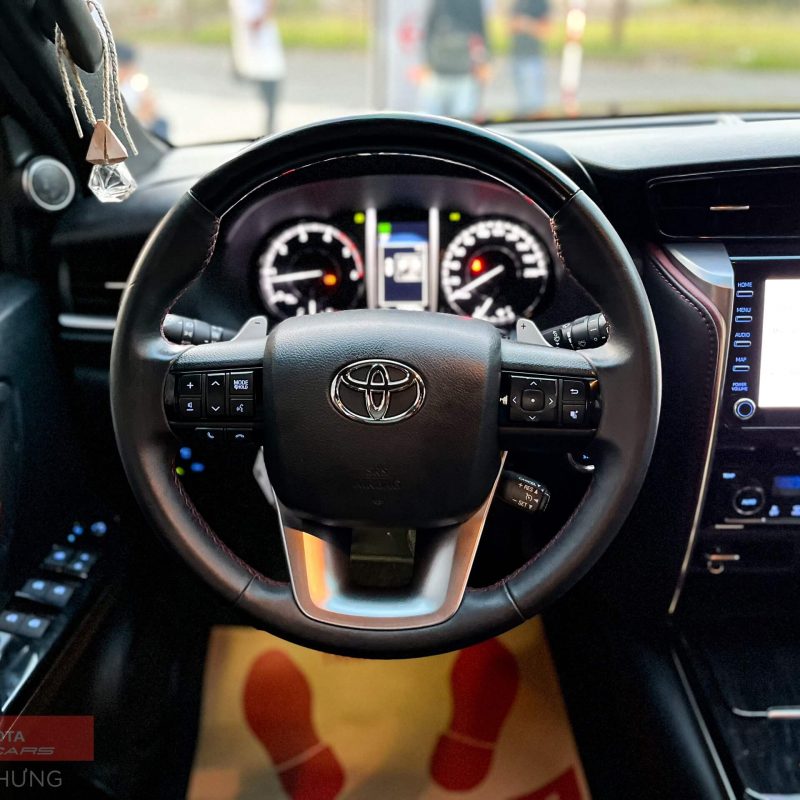 Toyota Legender 2.4AT 1 cầu đời 2021 giá tốt