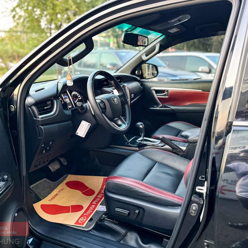 Toyota Legender 2.4AT 1 cầu đời 2021 giá tốt