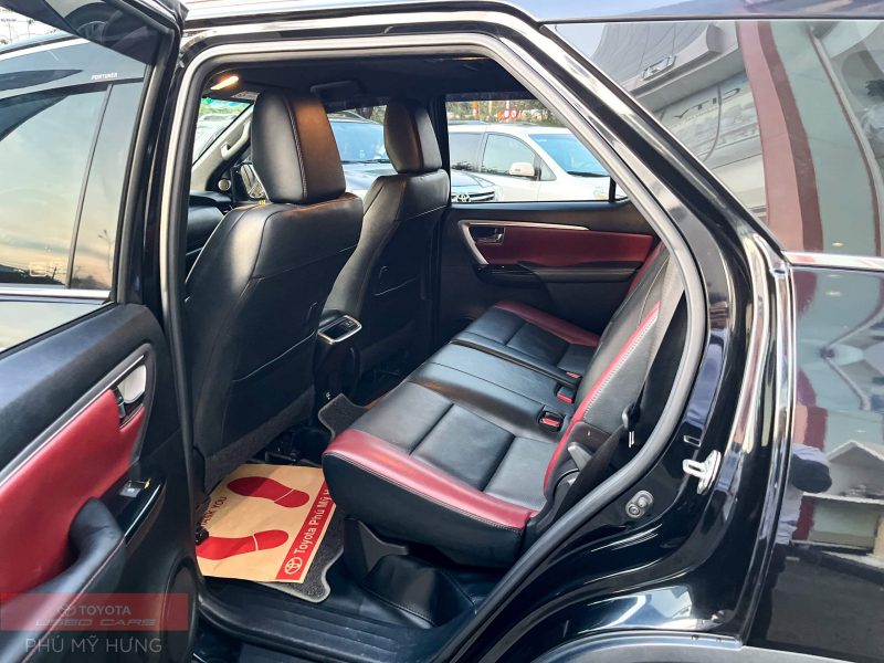 Toyota Legender 2.4AT 1 cầu đời 2021 giá tốt
