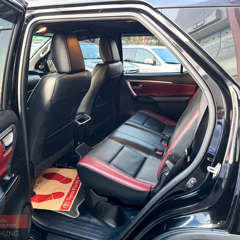 Toyota Legender 2.4AT 1 cầu đời 2021 giá tốt