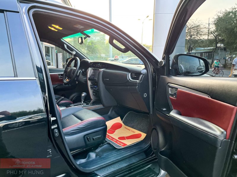 Toyota Legender 2.4AT 1 cầu đời 2021 giá tốt