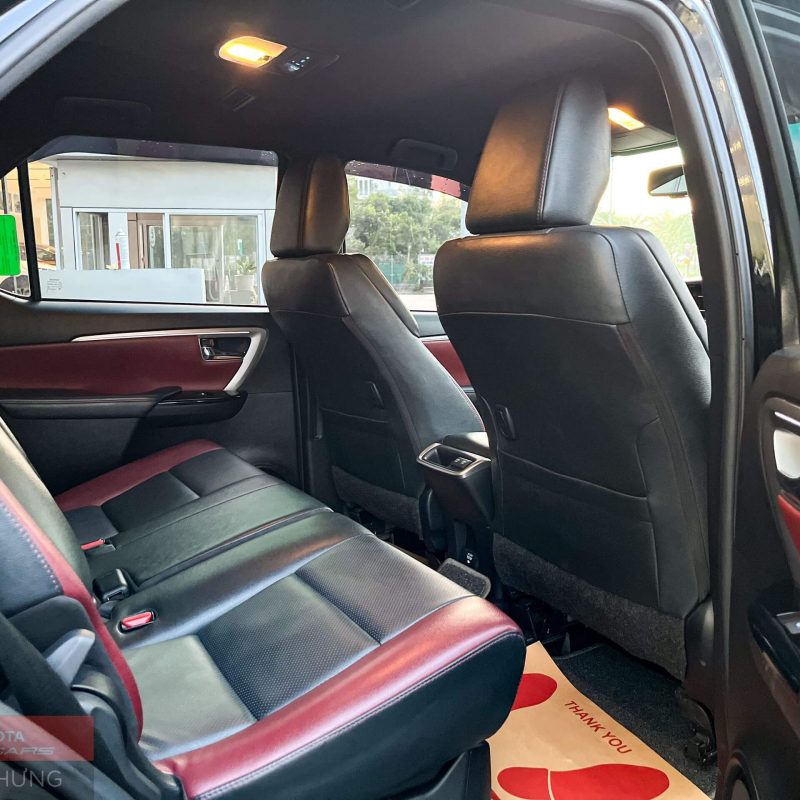 Toyota Legender 2.4AT 1 cầu đời 2021 giá tốt