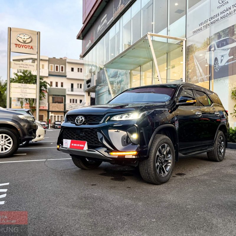 Toyota Legender 2.4AT 1 cầu đời 2021 giá tốt