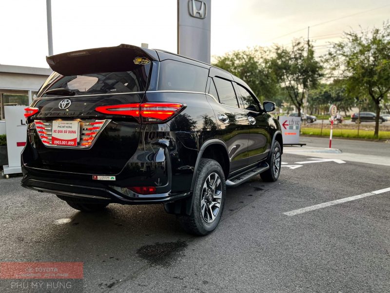 Toyota Legender 2.4AT 1 cầu đời 2021 giá tốt