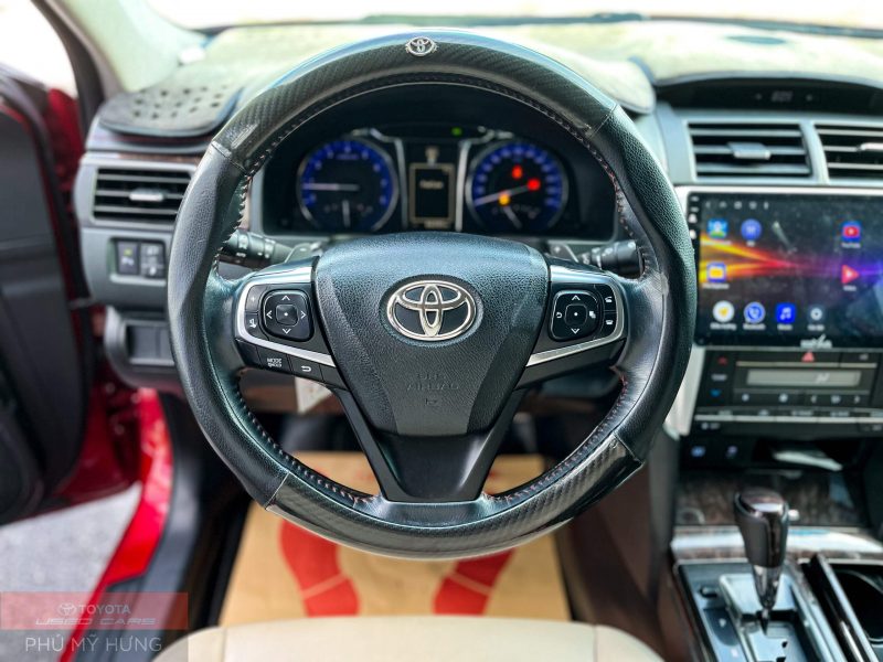 Toyota Camry 2.5Q 2016 màu đỏ giá tốt