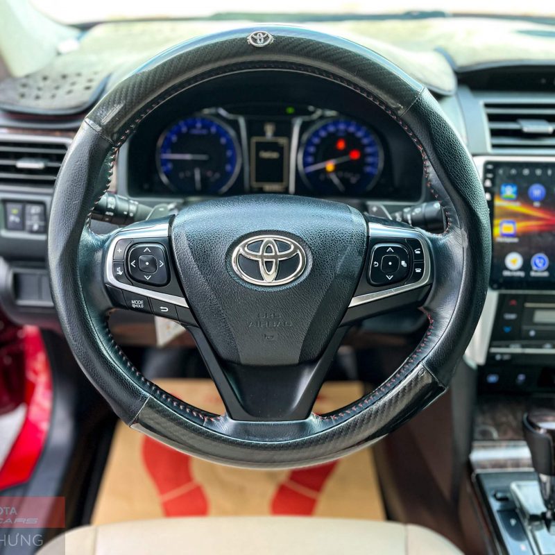 Toyota Camry 2.5Q 2016 màu đỏ giá tốt