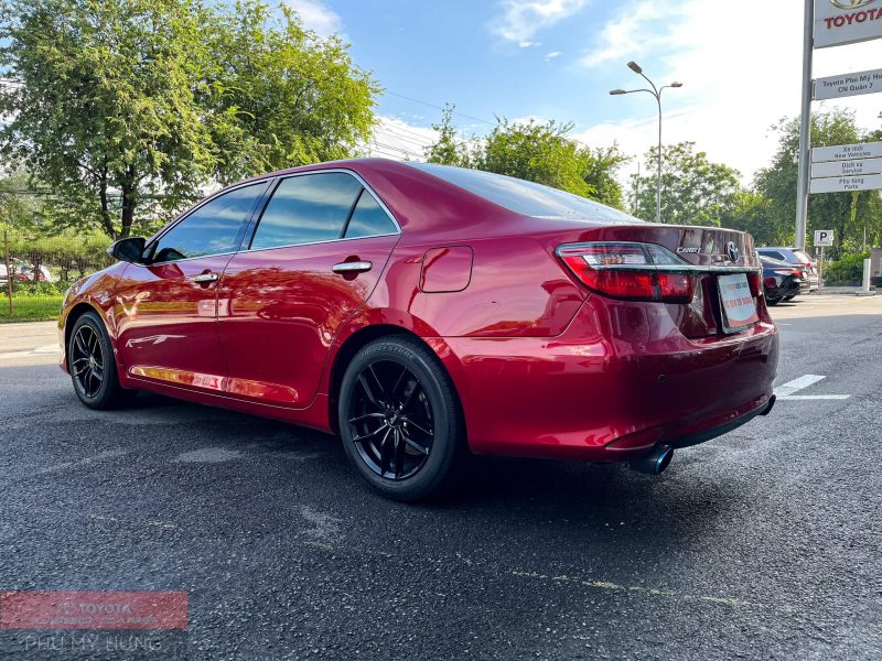 Toyota Camry 2.5Q 2016 màu đỏ giá tốt