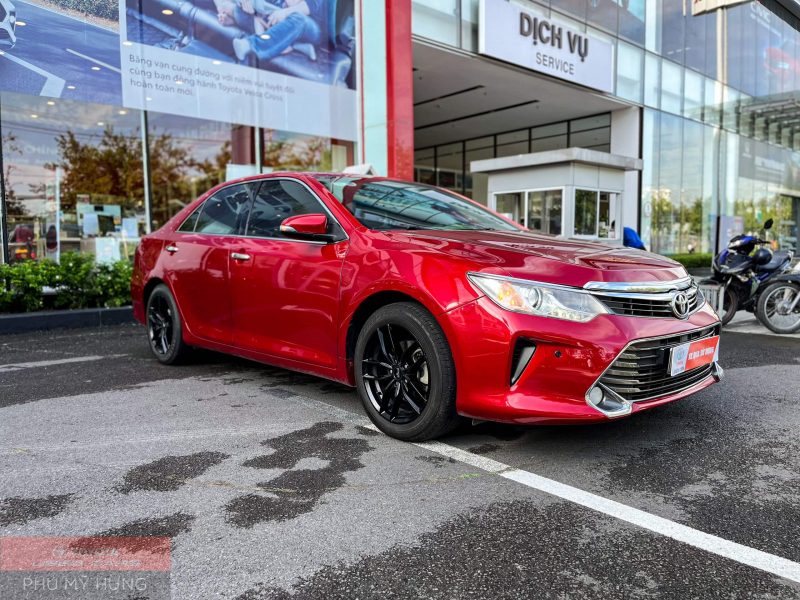 Toyota Camry 2.5Q 2016 màu đỏ giá tốt