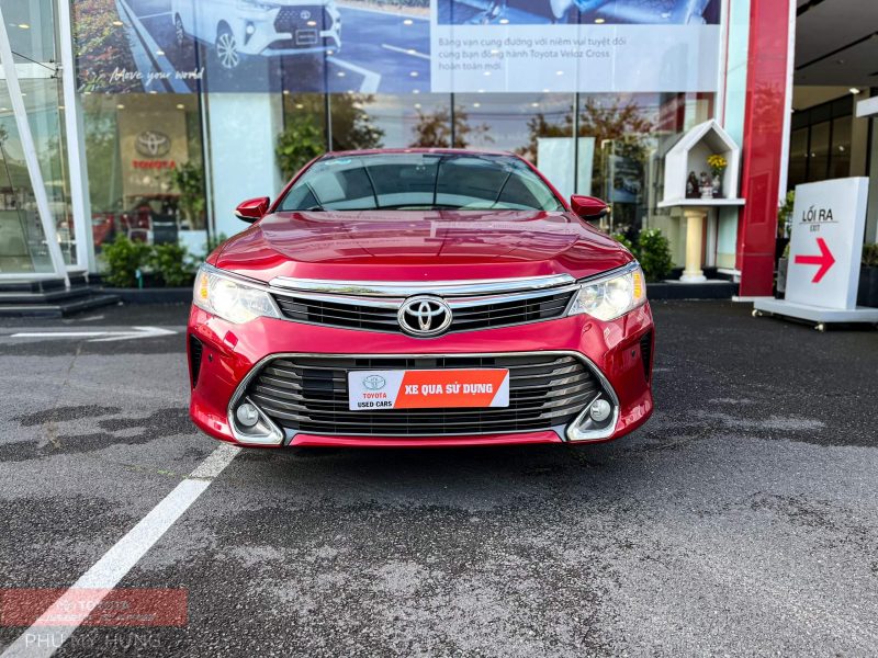 Toyota Camry 2.5Q 2016 màu đỏ giá tốt