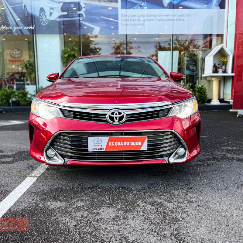 Toyota Camry 2.5Q 2016 màu đỏ giá tốt