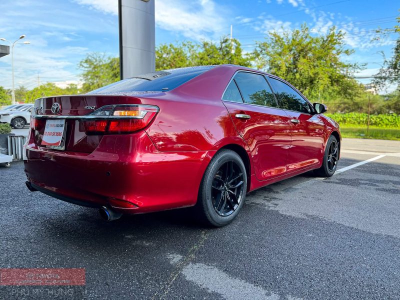 Toyota Camry 2.5Q 2016 màu đỏ giá tốt