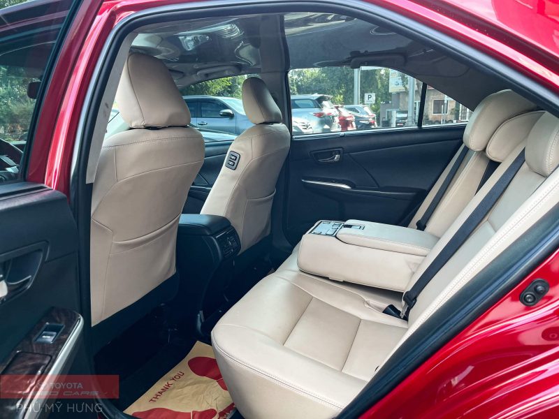 Toyota Camry 2.5Q 2016 màu đỏ giá tốt