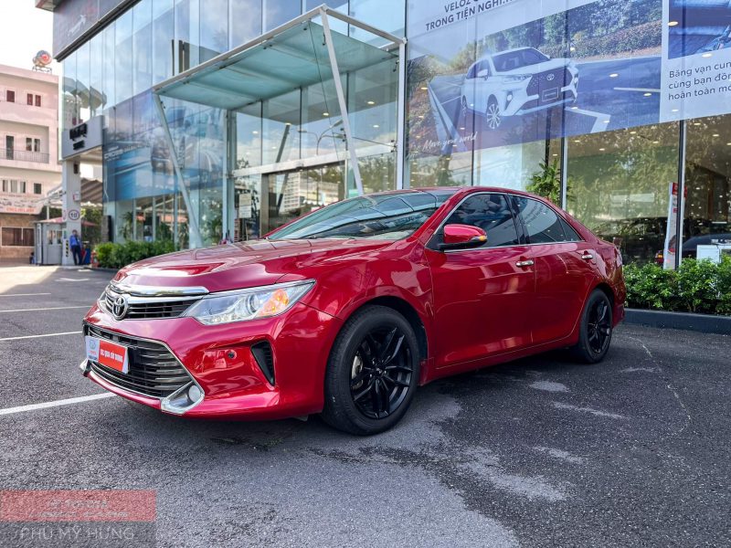 Toyota Camry 2.5Q 2016 màu đỏ giá tốt