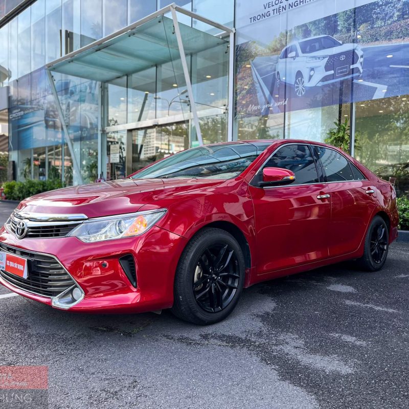 Toyota Camry 2.5Q 2016 màu đỏ giá tốt