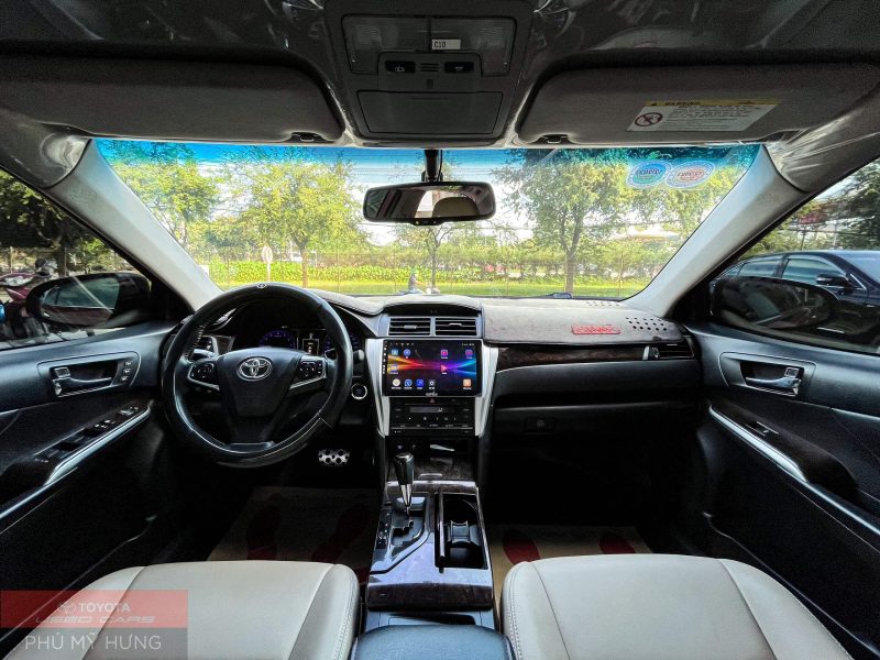 Toyota Camry 2.5Q 2016 màu đỏ giá tốt