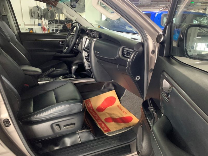 Toyota Fortuner máy dầu số tự động 2021 siêu lướt