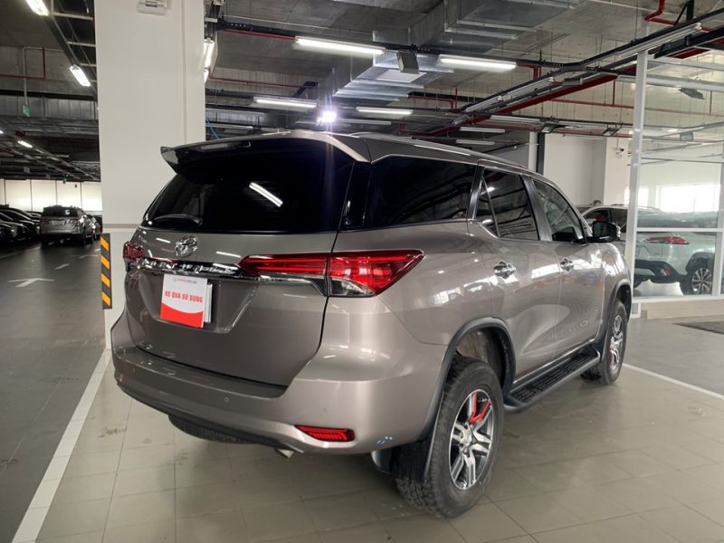 Toyota Fortuner máy dầu số tự động 2021 siêu lướt