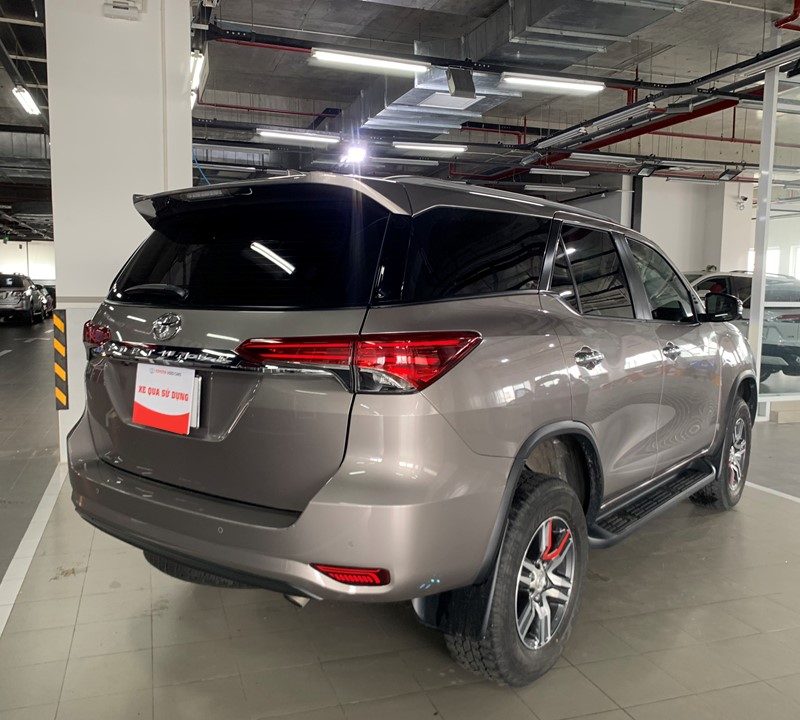 Toyota Fortuner máy dầu số tự động 2021 siêu lướt