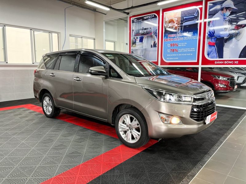 Toyota Innova V cũ đời 2017 biển Sài Gòn giá tốt