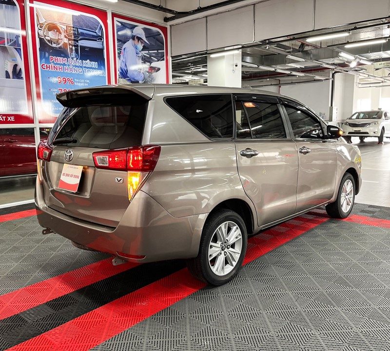 Toyota Innova V cũ đời 2017 biển Sài Gòn giá tốt