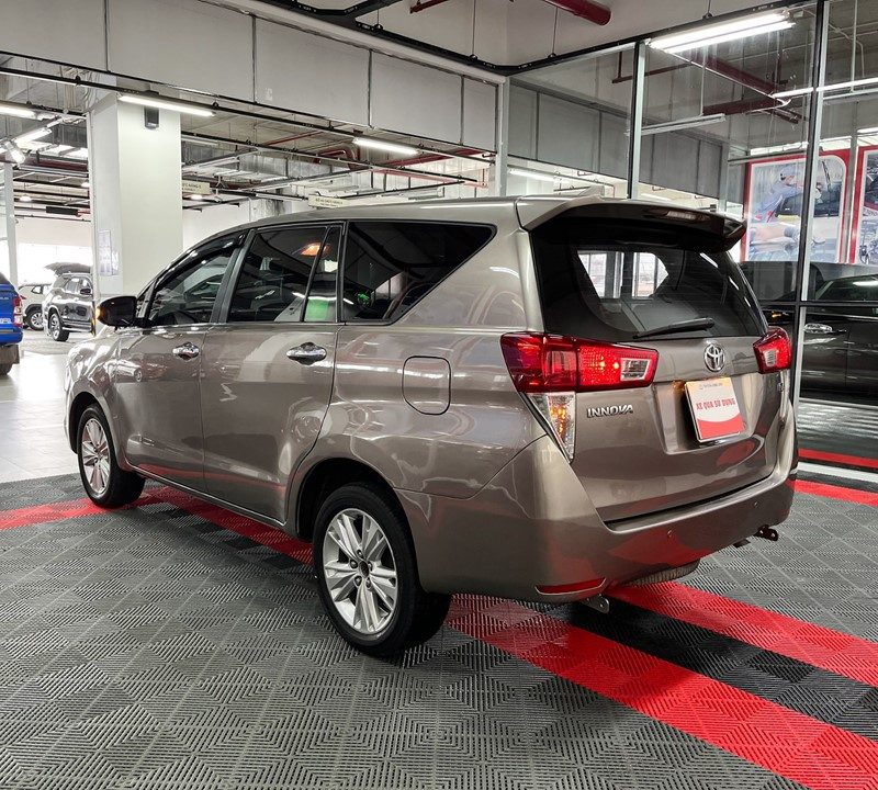 Toyota Innova V cũ đời 2017 biển Sài Gòn giá tốt