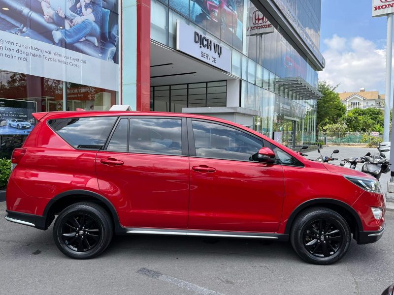 Innova Venturer 2018 màu đỏ số tự động giá tốt