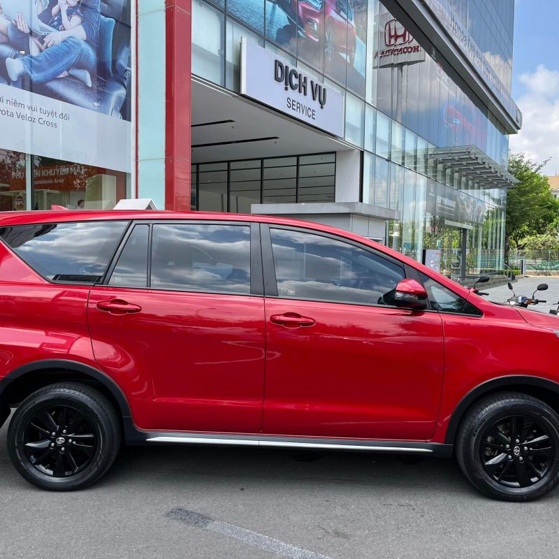 Innova Venturer 2018 màu đỏ số tự động giá tốt