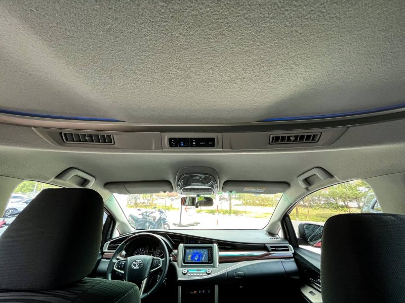 Innova Venturer 2018 màu đỏ số tự động giá tốt
