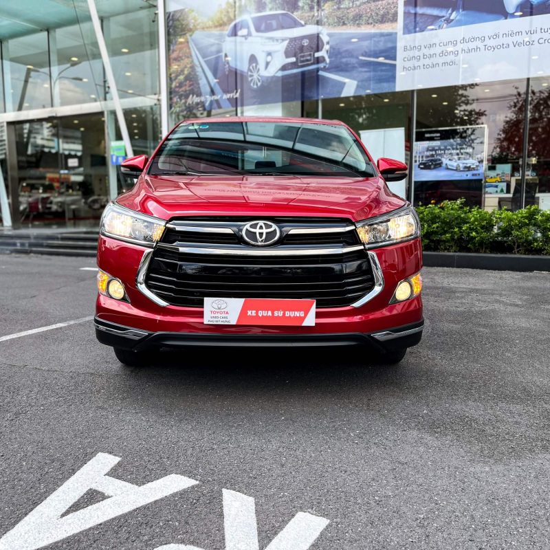 Innova Venturer 2018 màu đỏ số tự động giá tốt