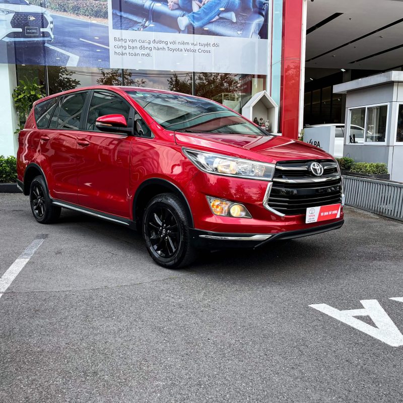 Innova Venturer 2018 màu đỏ số tự động giá tốt