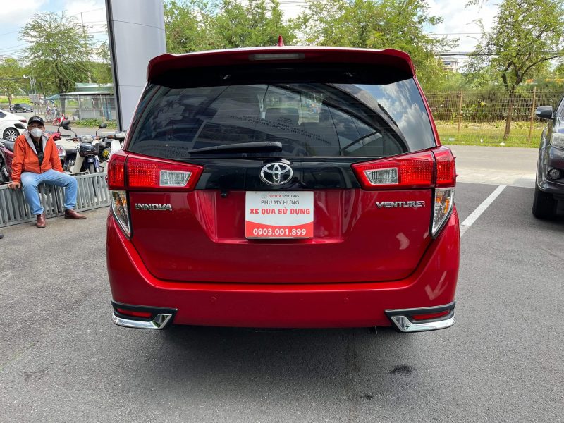Innova Venturer 2018 màu đỏ số tự động giá tốt