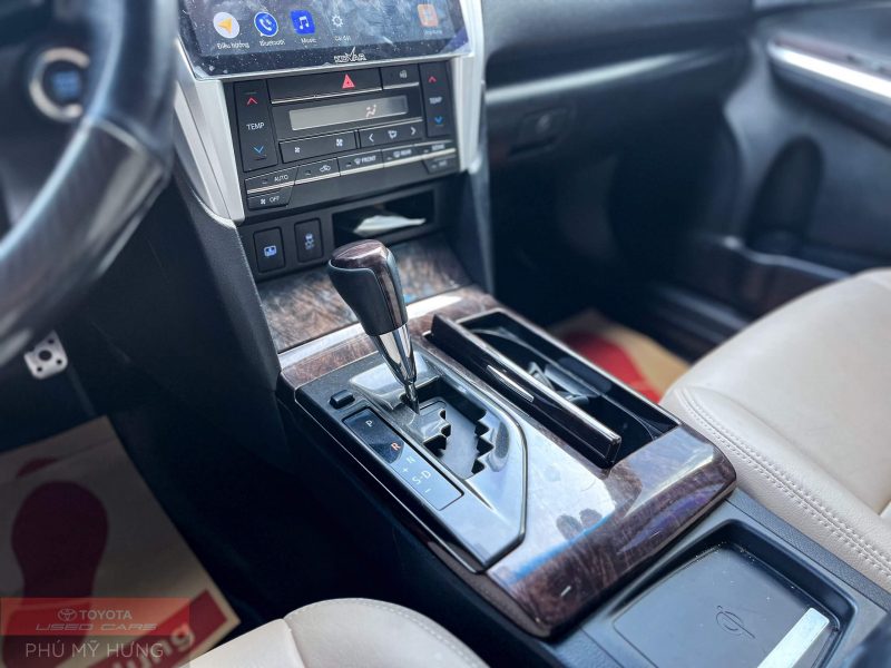 Toyota Camry 2.5Q 2016 màu đỏ giá tốt