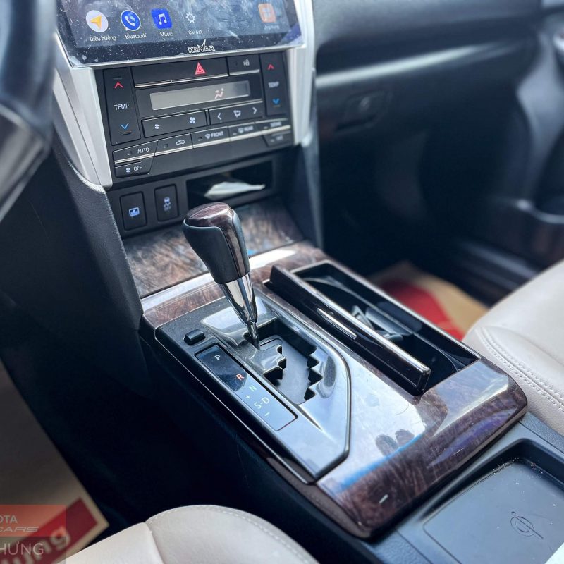 Toyota Camry 2.5Q 2016 màu đỏ giá tốt